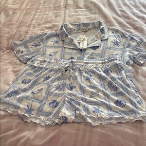 Como Sleep set Blue and White Seashell Shirt and Shorts Set